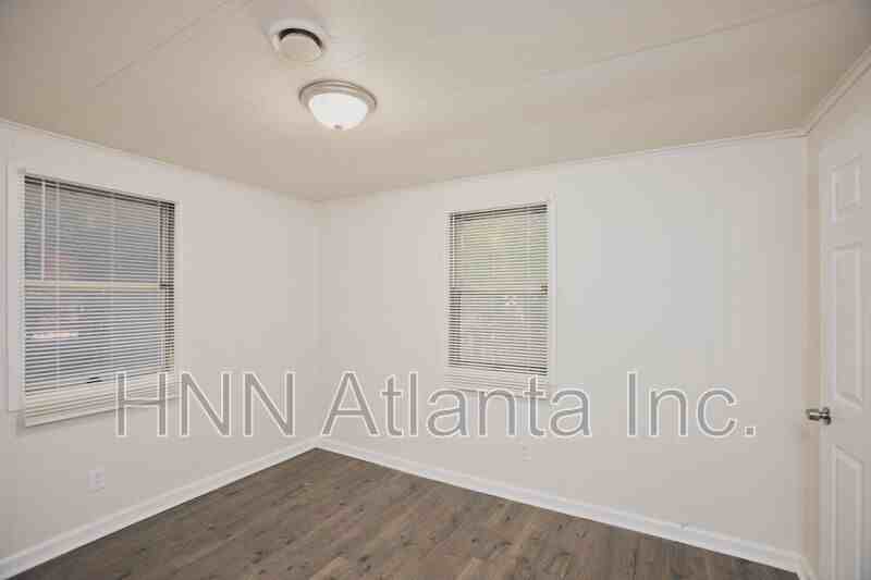 2555 Lloyd Rd - Photo 4 of 8