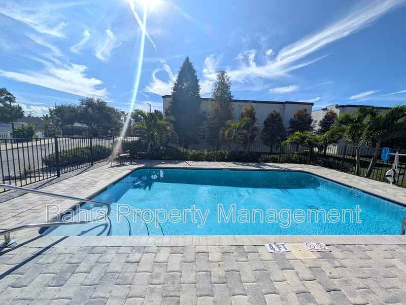 3633 W Everette Ave - Photo 3 of 26