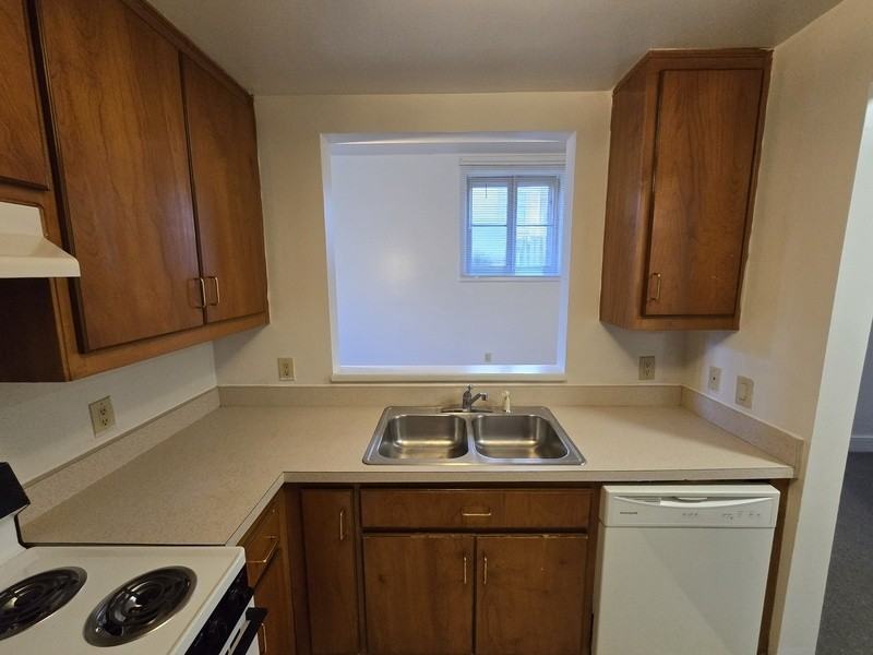633 W Washington St #10 - Photo 7 of 16