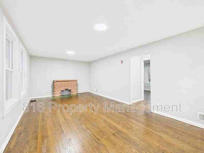 7560 Prospect Ave - Photo 2 of 42