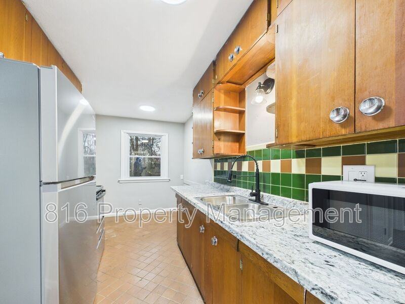 7560 Prospect Ave - Photo 6 of 42