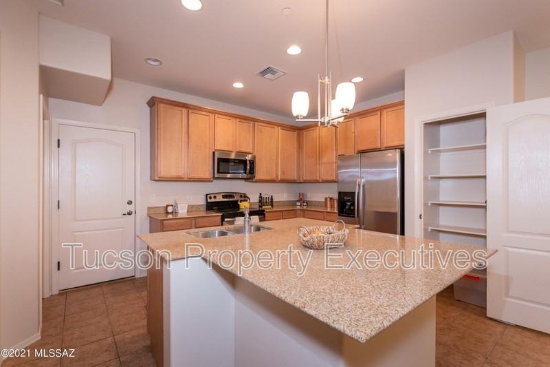 2442 E Emerald Moon Dr - Photo 6 of 34