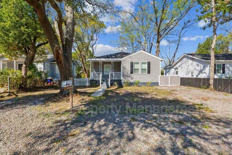 2925 Alabama Dr - Photo 3 of 33