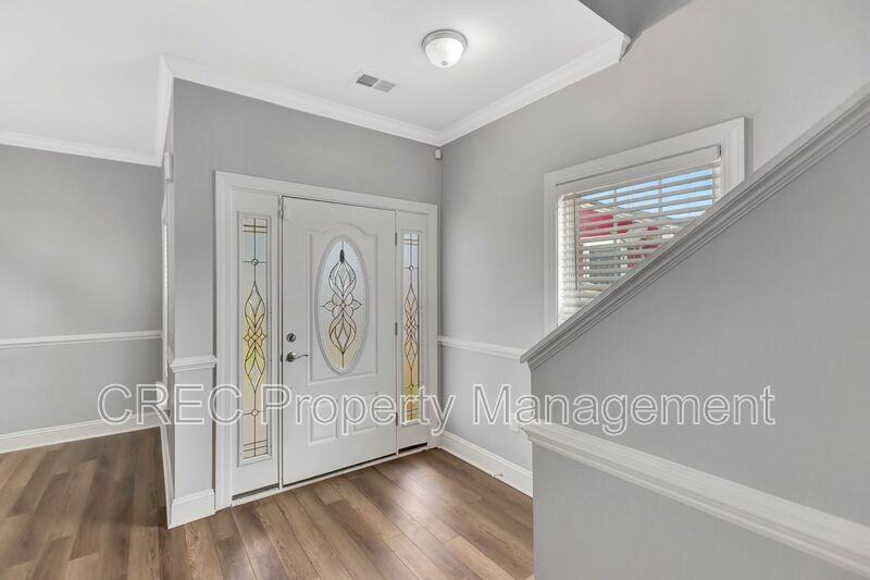 2703 E Surrey Dr - Photo 5 of 36