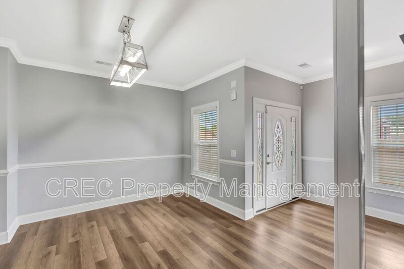 2703 E Surrey Dr - Photo 6 of 36