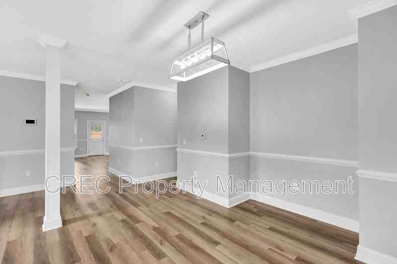 2703 E Surrey Dr - Photo 7 of 36