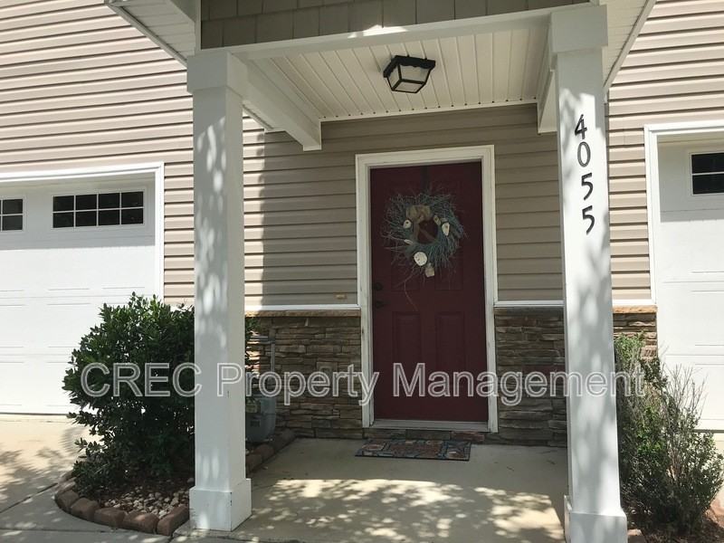 4055 Hartland St - Photo 4 of 31