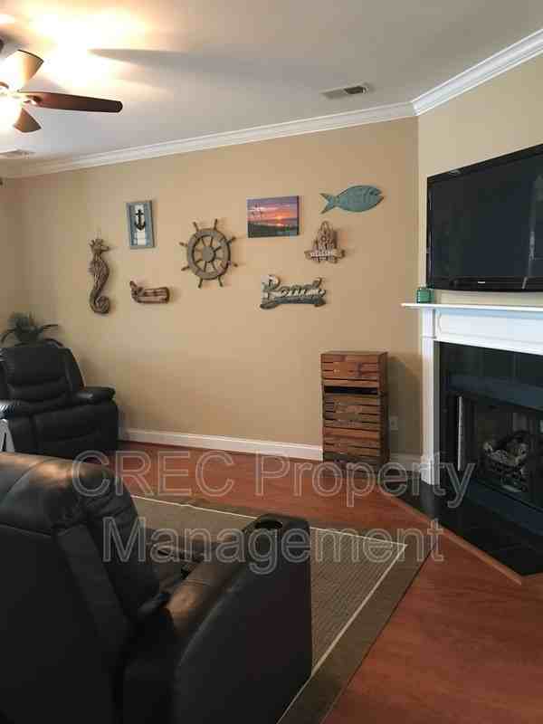 4055 Hartland St - Photo 6 of 31