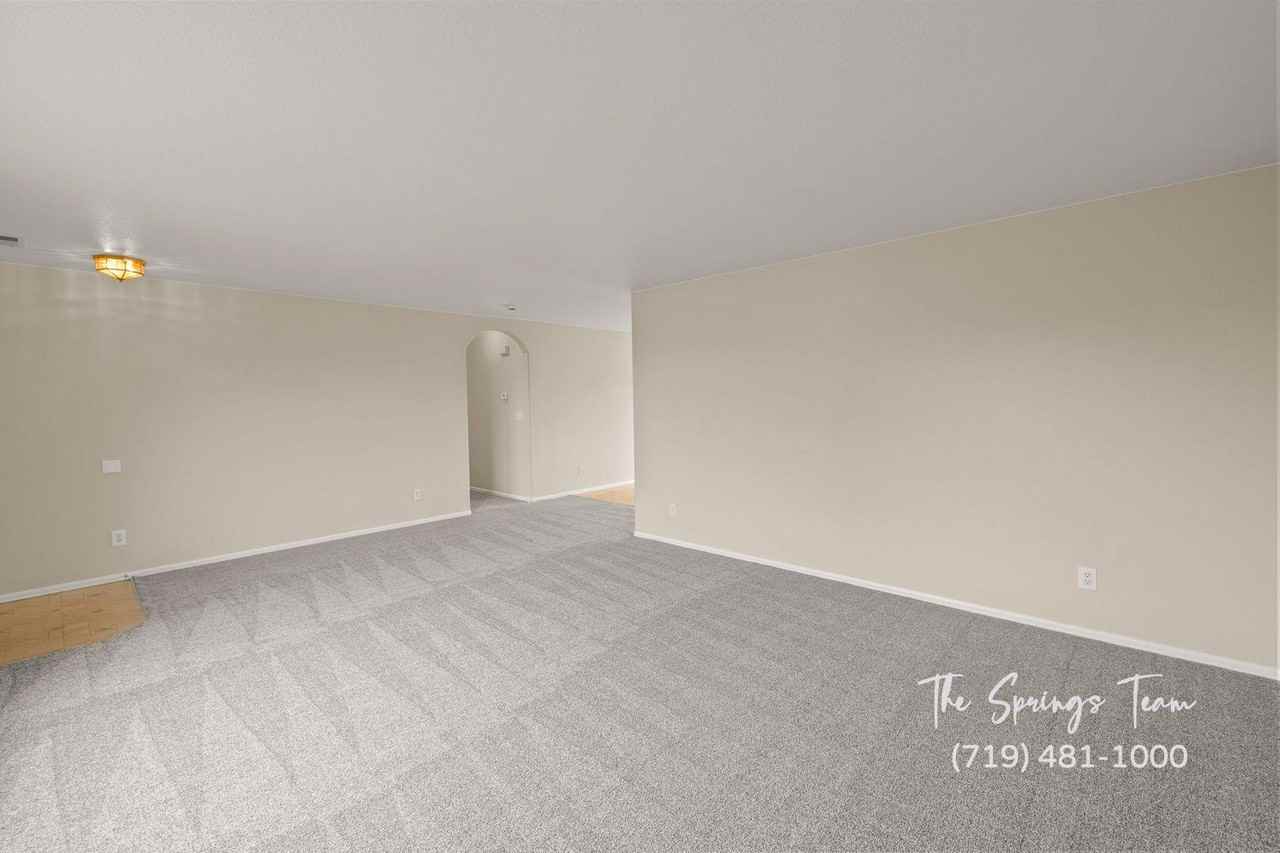 4938 Leland Pt - Photo 6 of 31