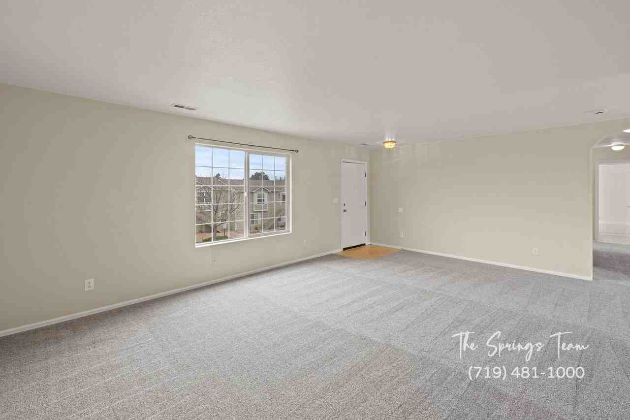 4938 Leland Pt - Photo 7 of 31