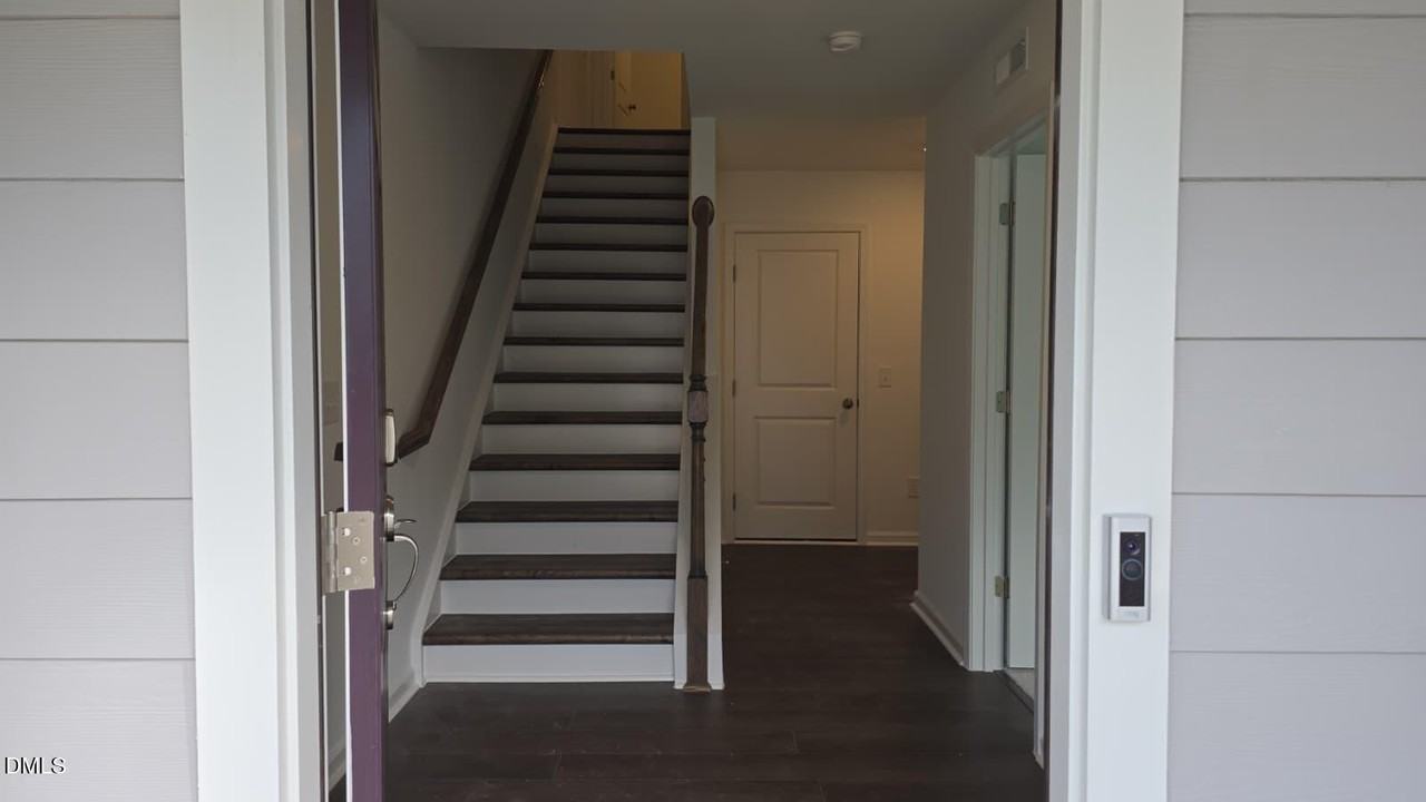 1435 Jay Rd - Photo 5 of 45