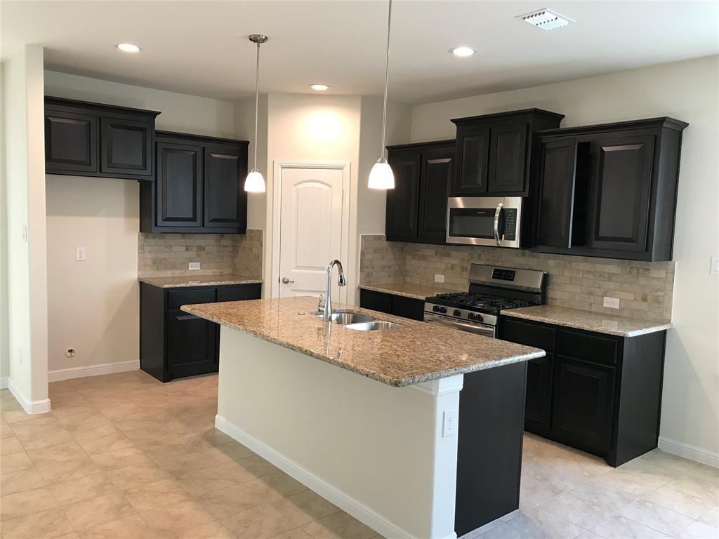 216 Sunken Meadow Ct - Photo 3 of 21