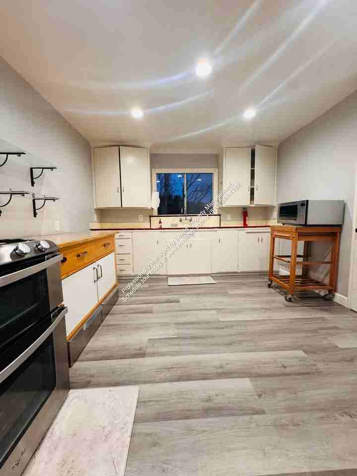 7850 Crest Ave - Photo 3 of 25