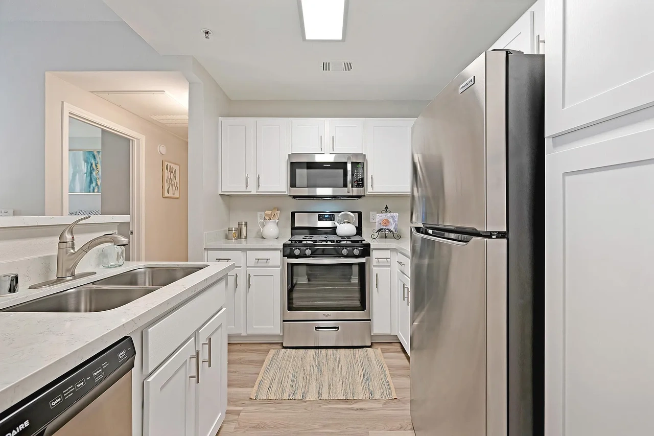 1350 Oak View Cir #U50H - Photo 5 of 13