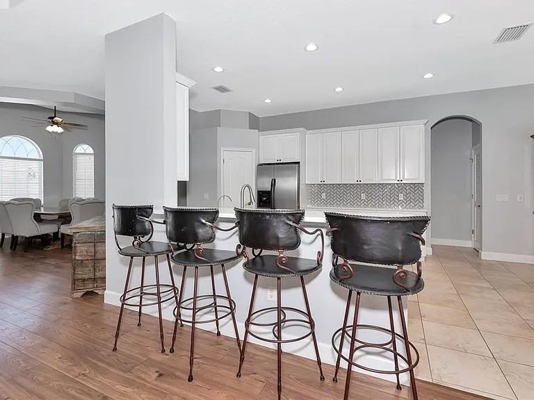 6407 213th Street East - Photo 4 of 28