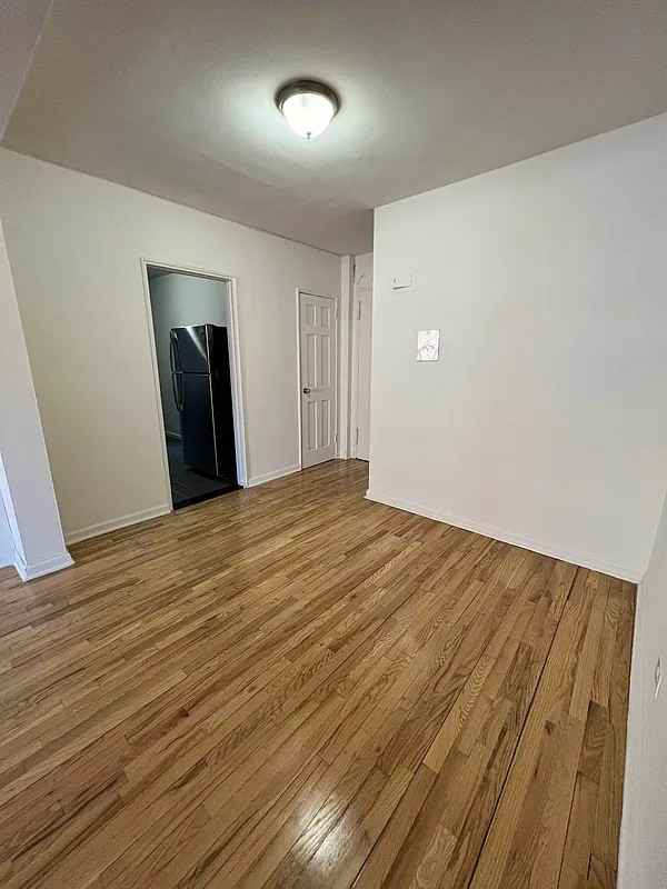 317 E 83Rd St - Photo 2 of 10