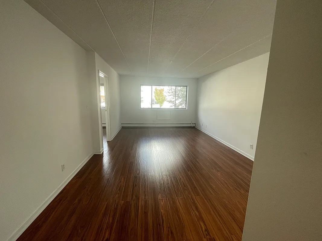 6125 Woodside Ave - Photo 3 of 12