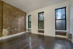 featured image of 1043 Flushing Avenue