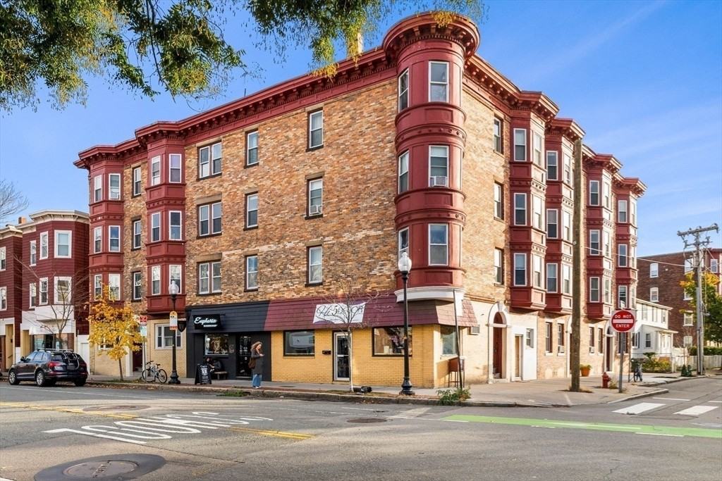 764 Cambridge St - Photo 3 of 24