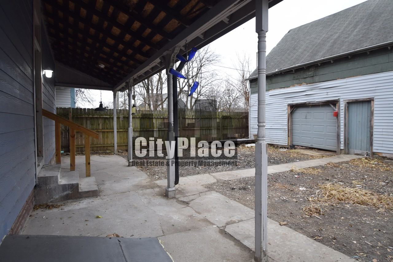 1046 S Randolph St - Photo 5 of 36