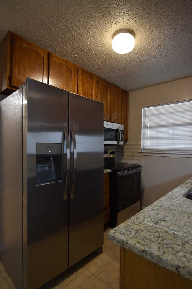 2209 Winchester Dr - Photo 5 of 28