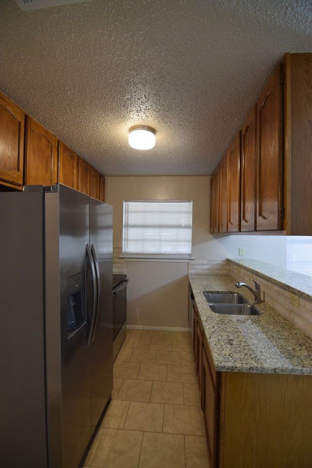 2209 Winchester Dr - Photo 7 of 28