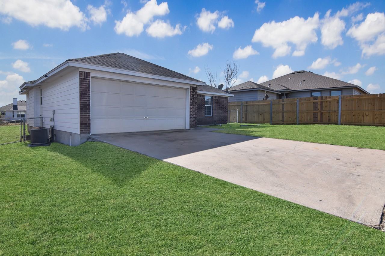 2509 Saulsbury Dr - Photo 3 of 20