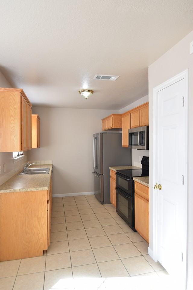 2509 Saulsbury Dr - Photo 4 of 20