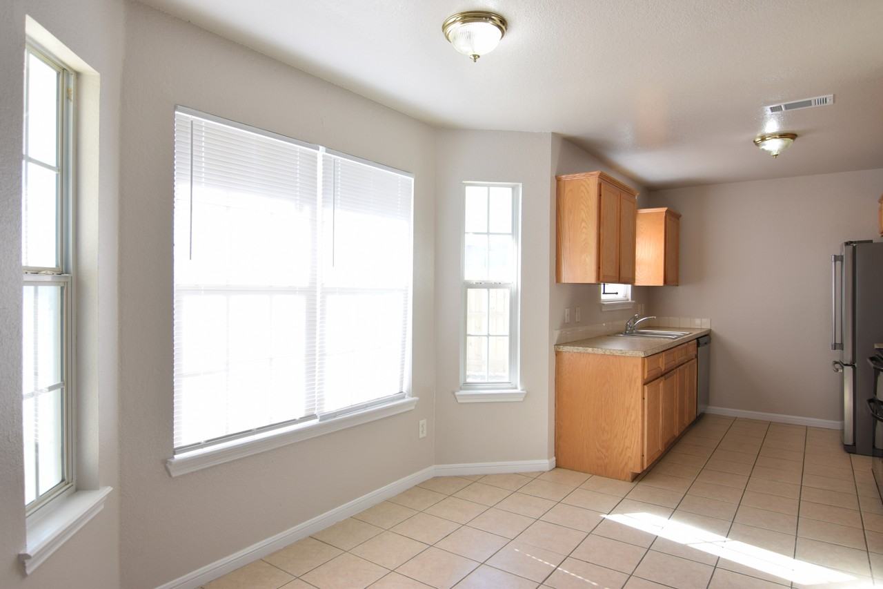 2509 Saulsbury Dr - Photo 6 of 20