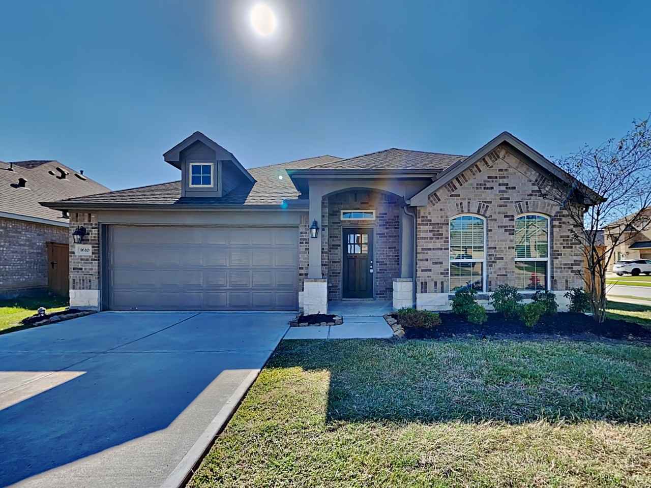 1610 Diamond Mountain Dr - Photo 2 of 19