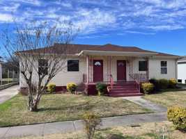 featured image of 412 Community Street