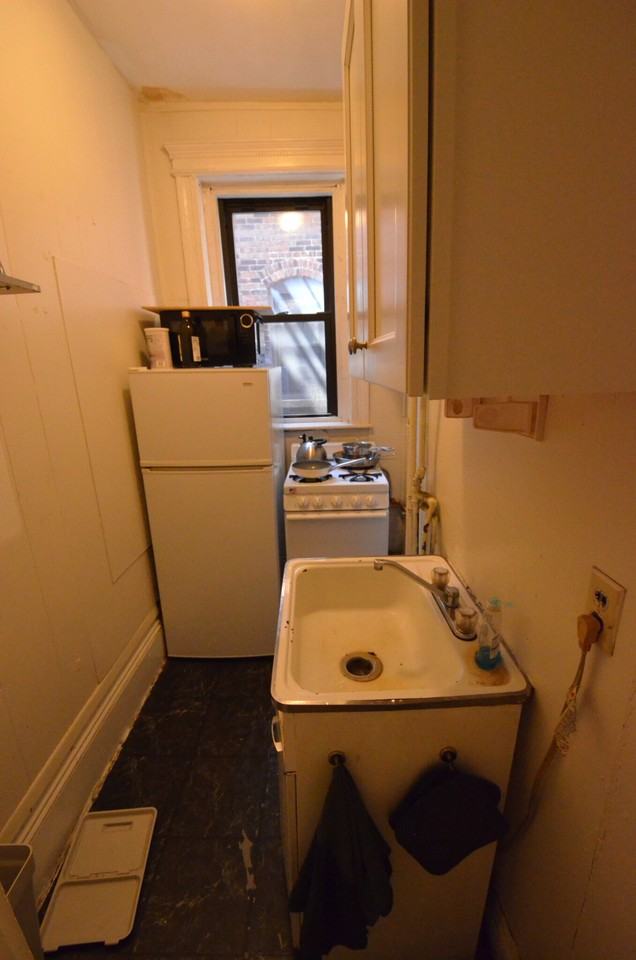 Burbank St #18 - Photo 2 of 14