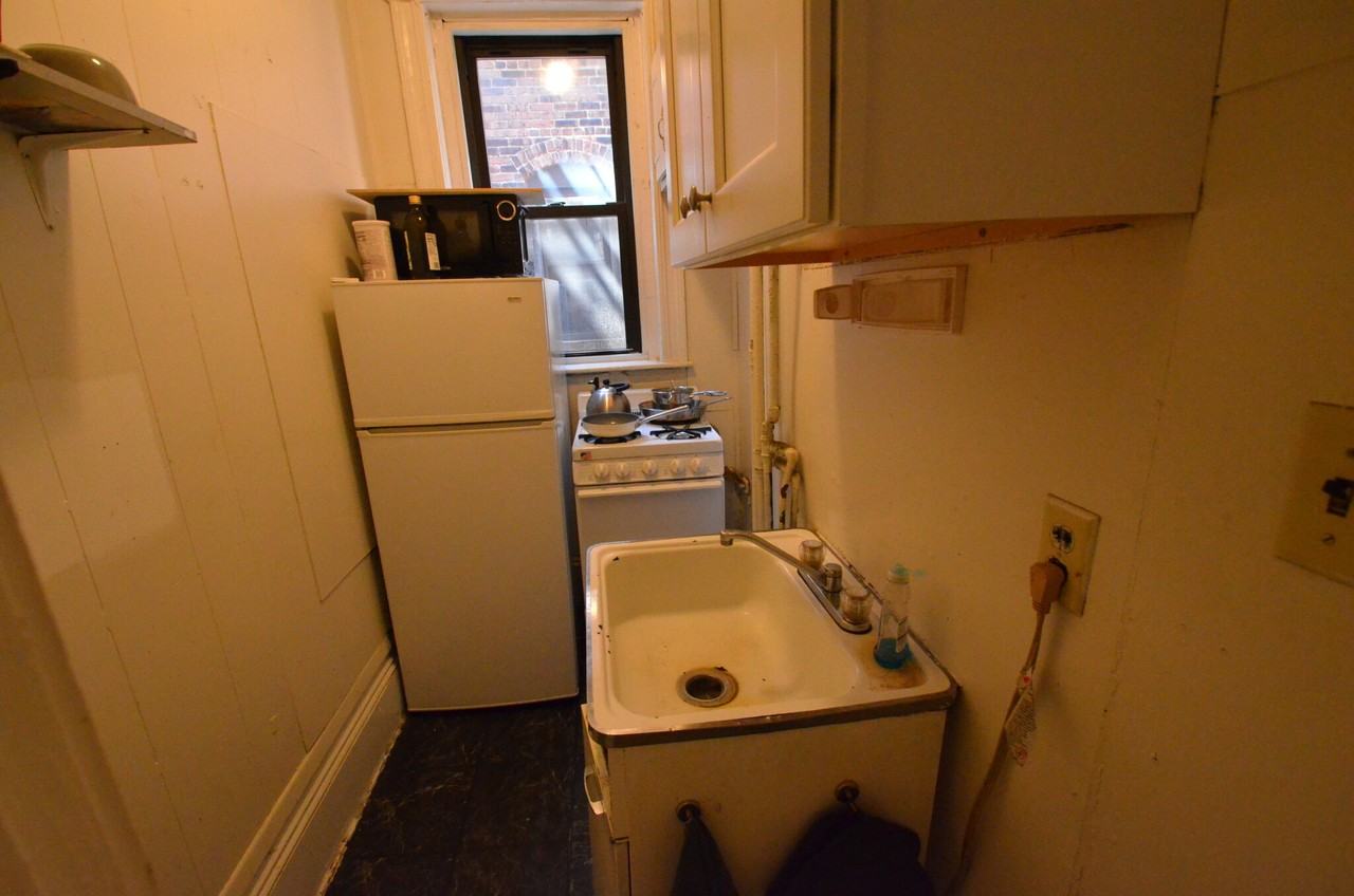 Burbank St #18 - Photo 3 of 14