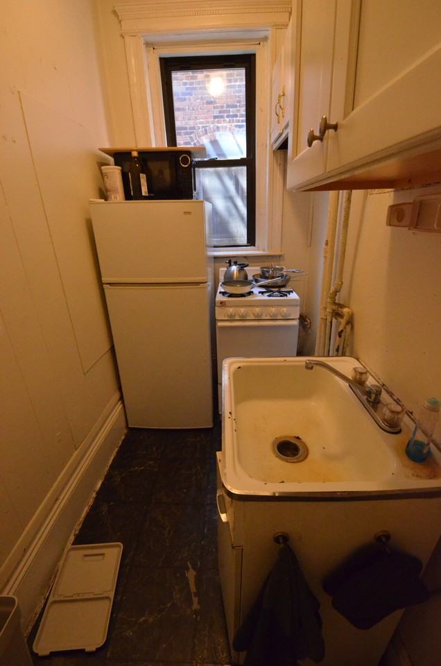 Burbank St #18 - Photo 4 of 14