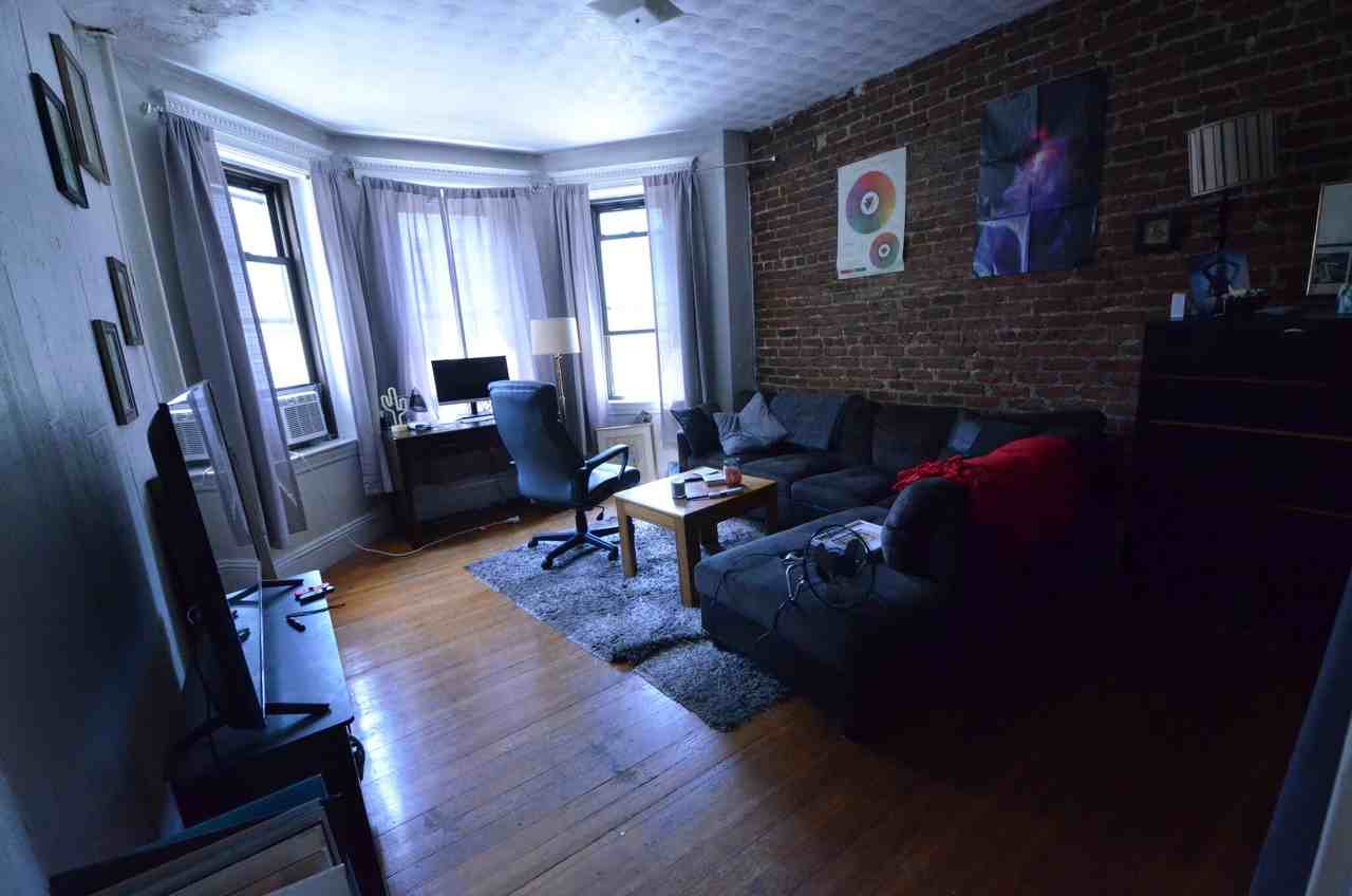 Burbank St #16 - Photo 7 of 12