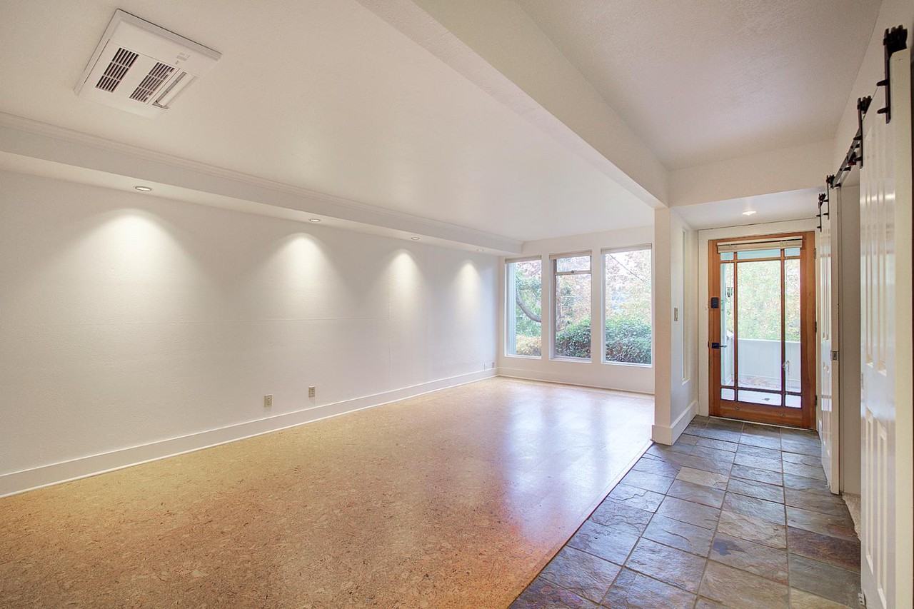 1038 Lakeview Boulevard East - Photo 7 of 20