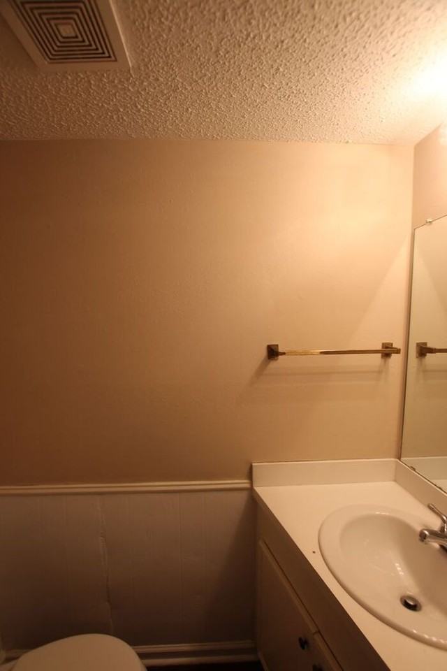 2510 Delmar Dr - Photo 5 of 50