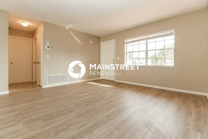 4560 Chamber Ct - Photo 3 of 16