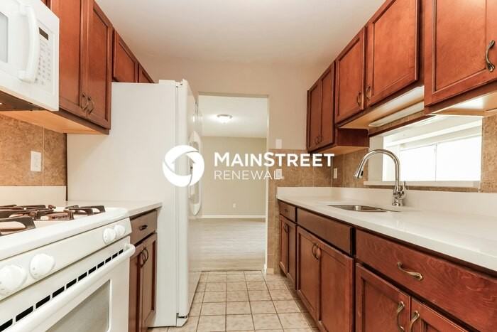 4560 Chamber Ct - Photo 5 of 16