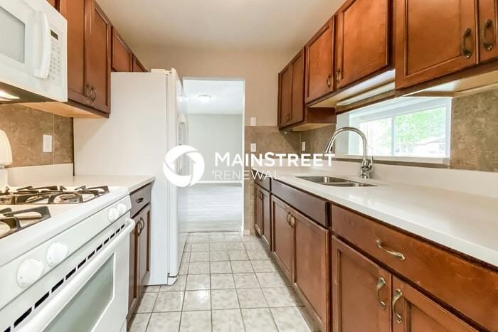 4560 Chamber Ct - Photo 6 of 16