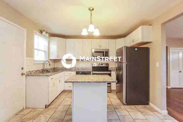 1006 Sw Lakeview Blvd - Photo 4 of 20