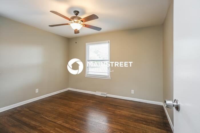 1006 Sw Lakeview Blvd - Photo 5 of 20