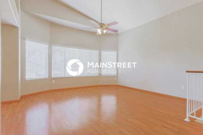 5062 W Fairview St - Photo 2 of 19