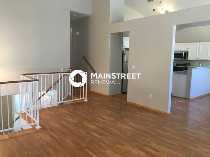 5062 W Fairview St - Photo 5 of 19