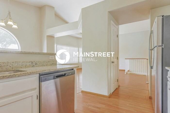 5062 W Fairview St - Photo 6 of 19