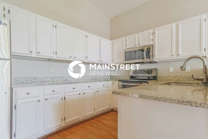 5062 W Fairview St - Photo 7 of 19