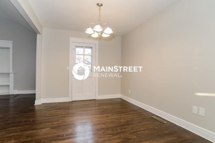 12806 Richmond Ave - Photo 5 of 17