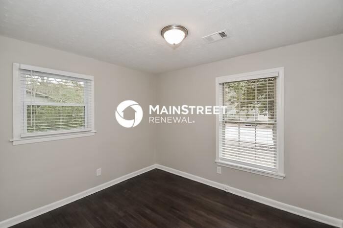 3803 Bakers Ferry Rd Sw - Photo 7 of 16