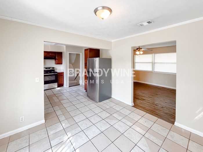 930 Jorick Ct W - Photo 7 of 32