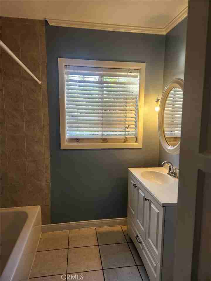 7437 Irvine Ave - Photo 7 of 10